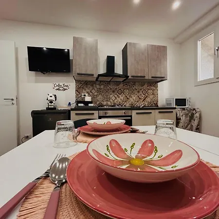 La Perla Bianca 2 Apartment *
